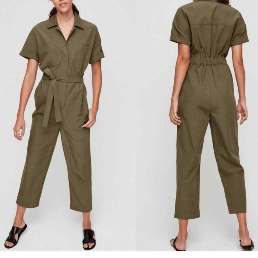 Aritzia Babaton militar green short sleeves button down crop jumper size…
